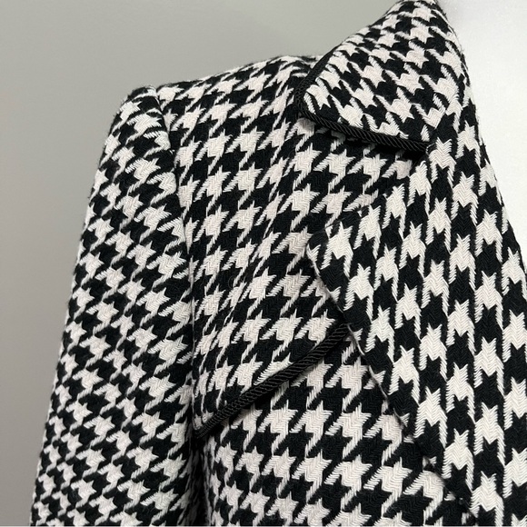 Baia Notch Lapel Black White Houndstooth Fully Lined Three Button Blazer - Picture 4 of 15